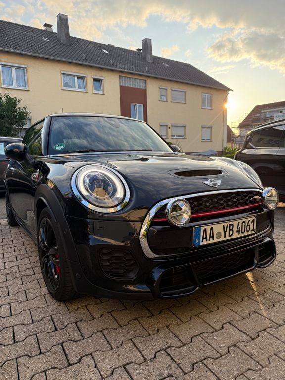 Schwarz Gebraucht 2016 Mini John Cooper Works Kleinwagen | 18.490 € (Guter Preis) - Bild 1/4