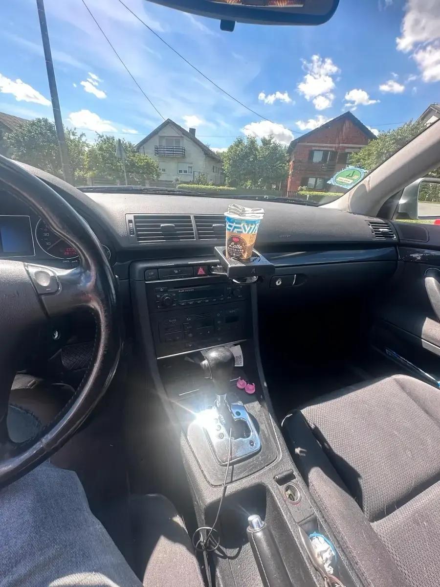 Gebraucht Audi A4 136 PS (100 kW) 2001 Silber Limousine