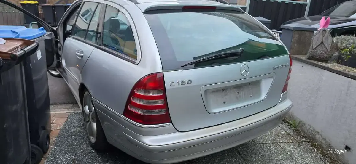 Gebraucht Mercedes C220 Avantgarde 143 PS (105 kW) 2003 Silber Kombi