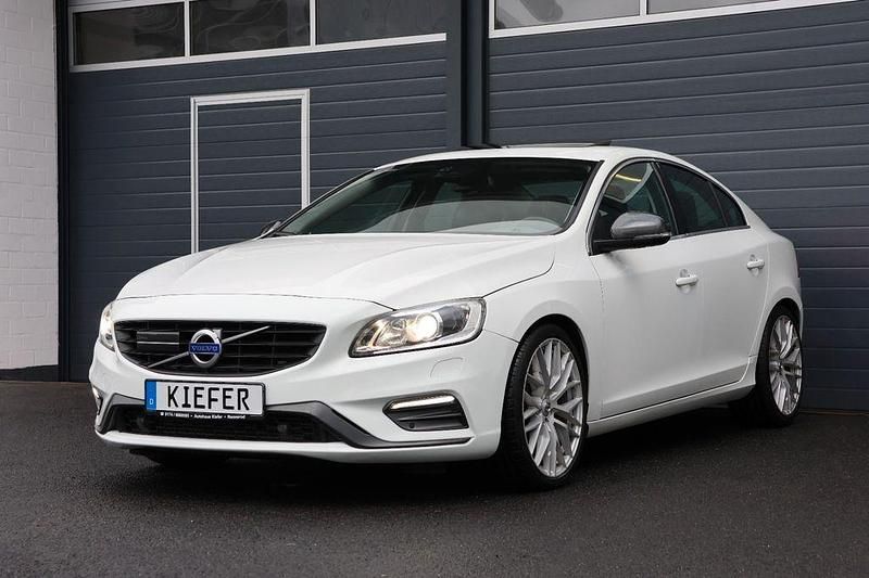 Gebraucht Volvo S60 R-Design 347 PS (255 kW) 2014 Weiß Limousine