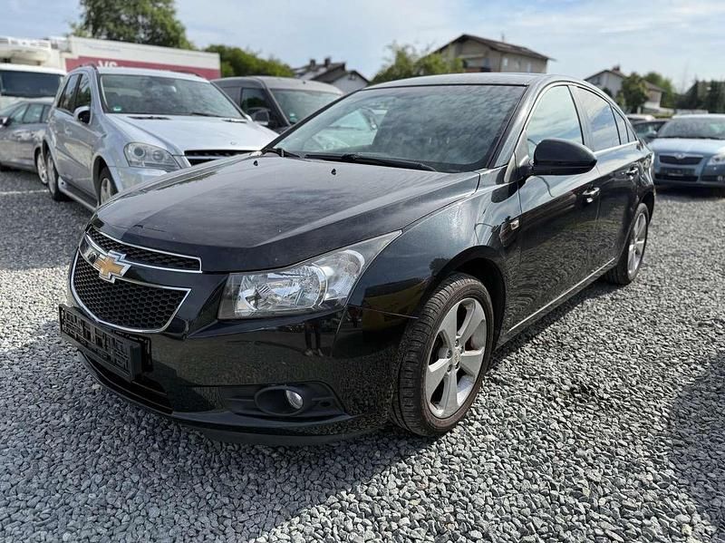 Karbonschw graphitschw midnigh Gebraucht 2011 Chevrolet Cruze LT Limousine | 3.450 € (Fairer Preis) - Bild 1/4
