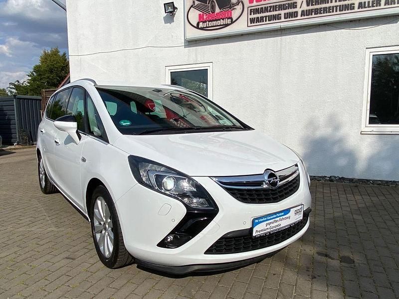 Weiß Gebraucht 2013 Opel Zafira Tourer Innovation Van / Kleinbus | 5.950 € (Superpreis) - Bild 1/4
