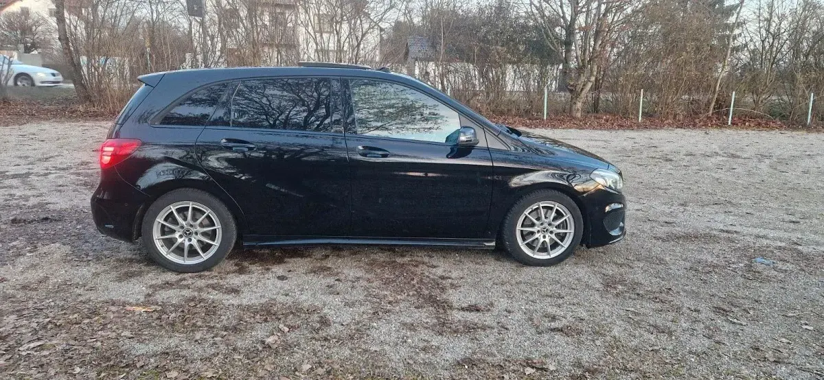 Gebraucht Mercedes B220 AMG line 184 PS (135 kW) 2018 Schwarz Van / Kleinbus