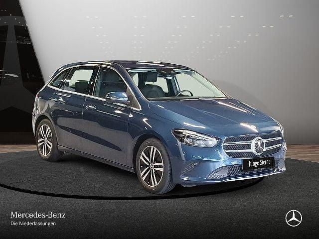Gebraucht Mercedes B220 Progressive 190 PS (139 kW) 2023 Blau Van / Kleinbus