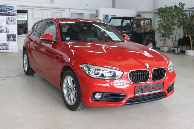Rot Gebraucht 2017 BMW 120 Sport Line Kleinwagen | 19.200 € (Fairer Preis) - Bild 1/4