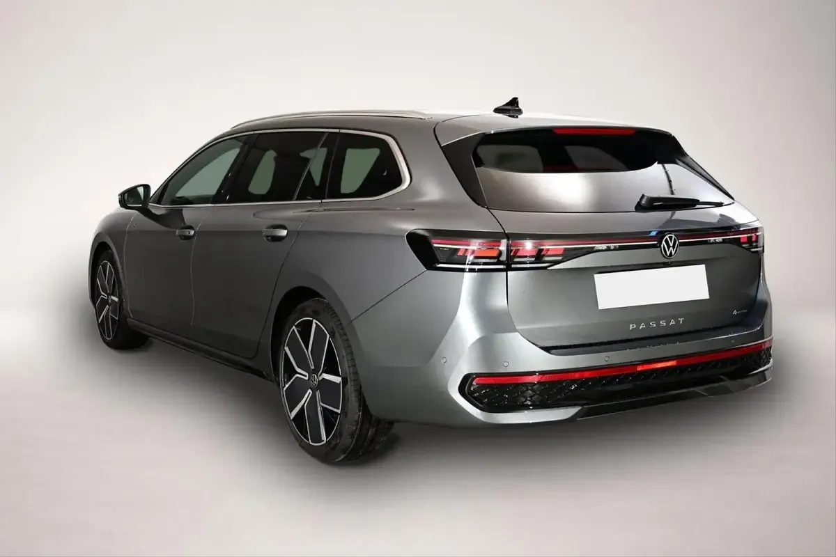 Gebraucht VW Passat R-line 265 PS (194 kW) 2026 Manufacturer Kombi