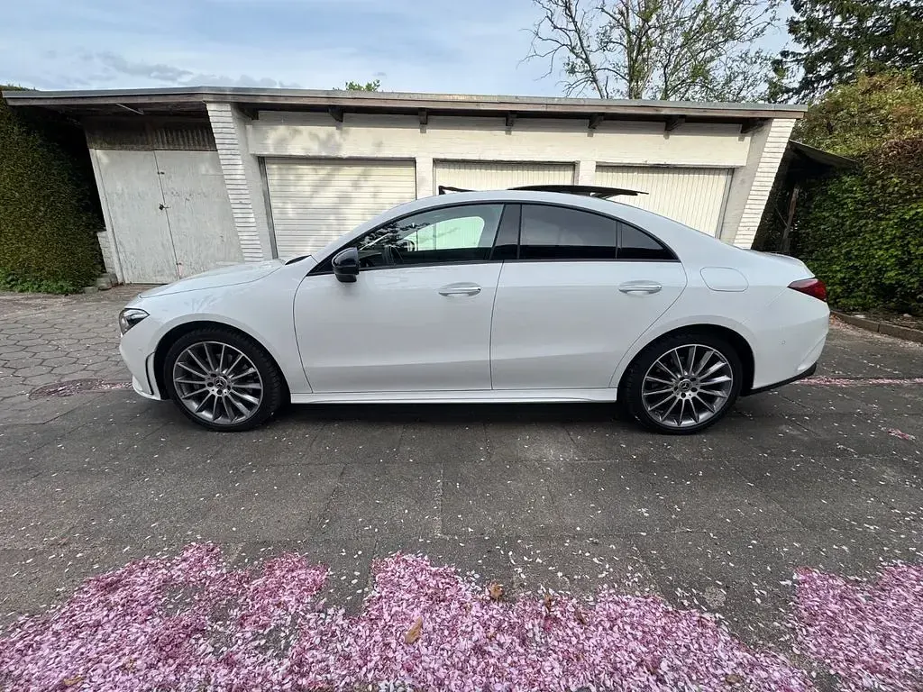 Gebraucht Mercedes CLA250e 231 PS (169 kW) 2023 Weiß Coupé