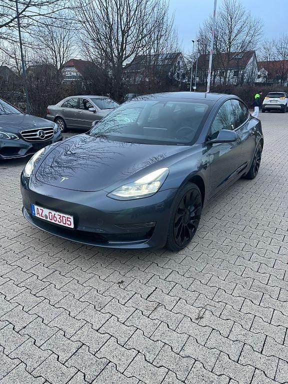 Grau Gebraucht 2021 Tesla Model 3 Performance Limousine | 26.900 € (Fairer Preis) - Bild 1/4