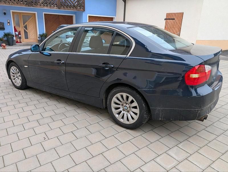 Gebraucht BMW 325 218 PS (160 kW) 2006 Blau Limousine