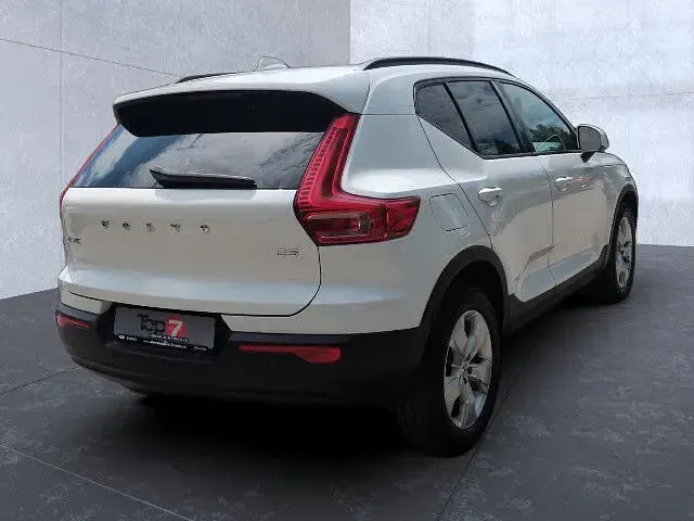 Gebraucht Volvo XC40 Basis 150 PS (110 kW) 2018 Weiß SUV