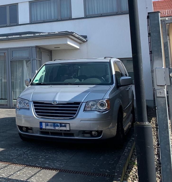 Gebraucht Chrysler Grand Voyager Touring 163 PS (119 kW) 2010 Silber Van / Kleinbus