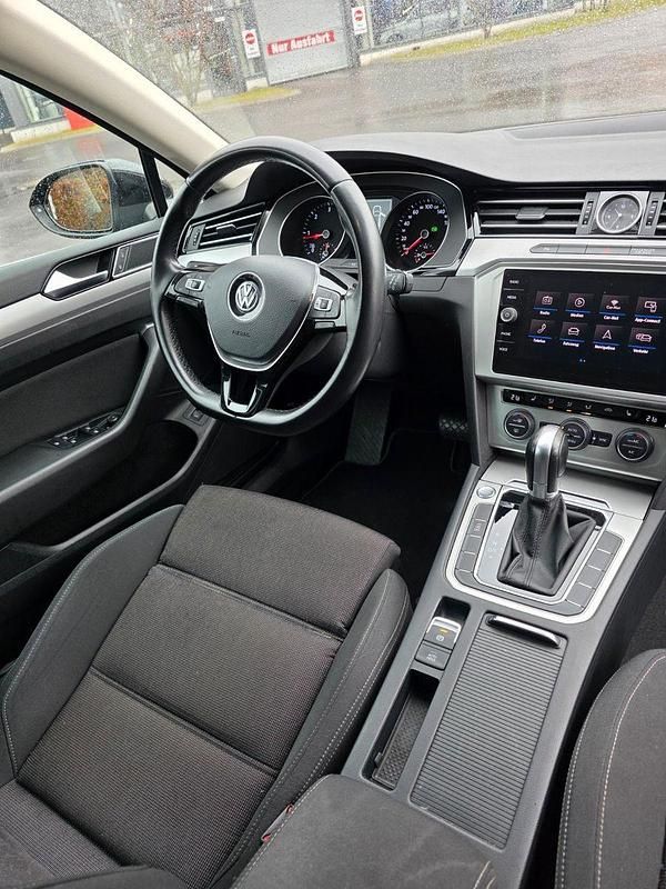 Second-hand VW Passat Comfortline 190 CP (139 kW) 2019 Negru Berlinǎ