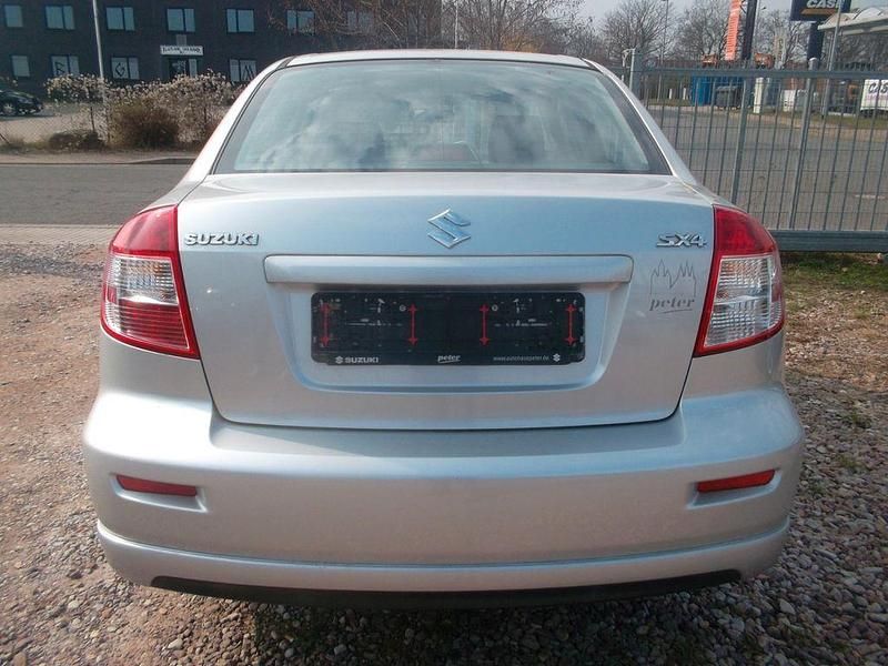 Gebraucht Suzuki SX4 107 PS (78 kW) 2009 Silber Limousine