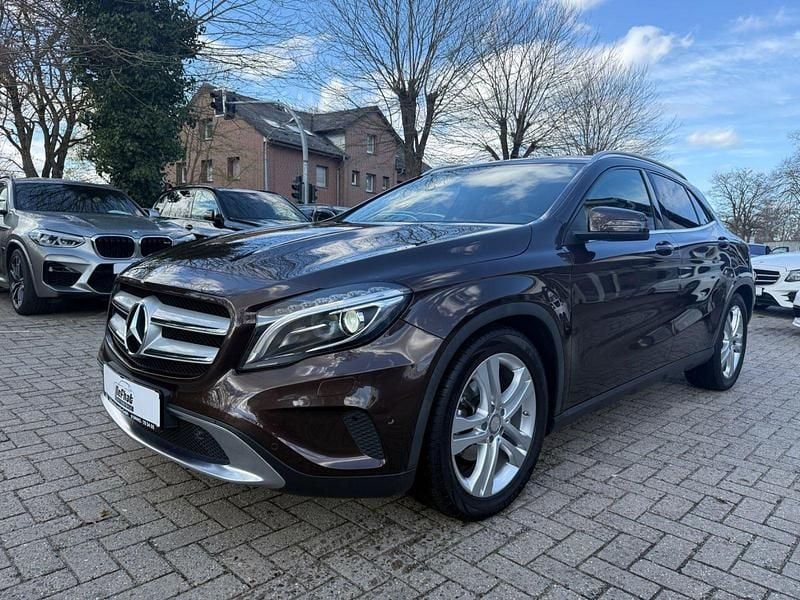 Gebraucht Mercedes GLA200 156 PS (114 kW) 2014 Braun SUV