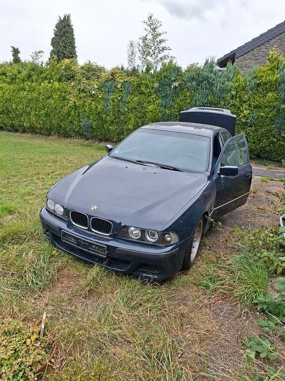 Second-hand BMW 523 Shadowline 170 CP (125 kW) 2000 Albastru Berlinǎ