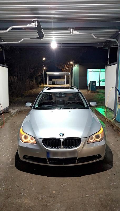 Silber Gebraucht 2006 BMW 520 Kombi | 4.150 € (Fairer Preis) - Bild 1/4