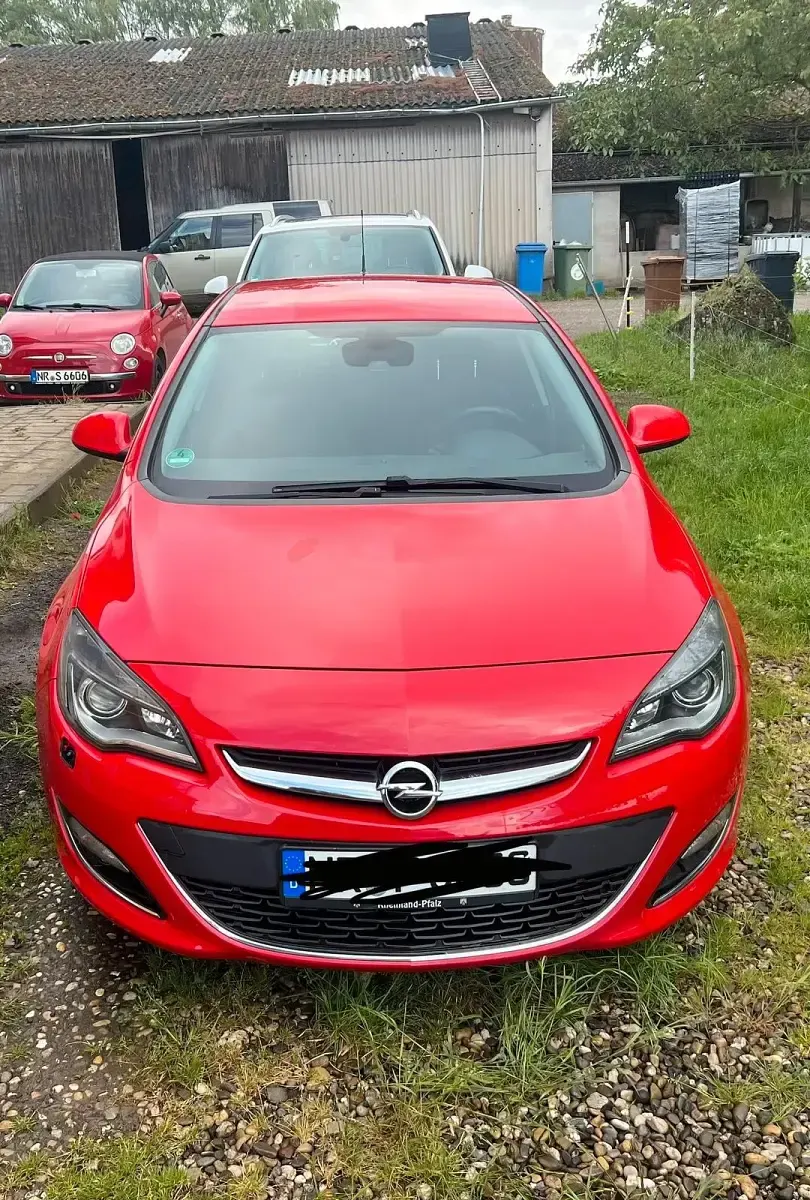Gebraucht Opel Astra 130 PS (95 kW) 2012 Rot Kleinwagen