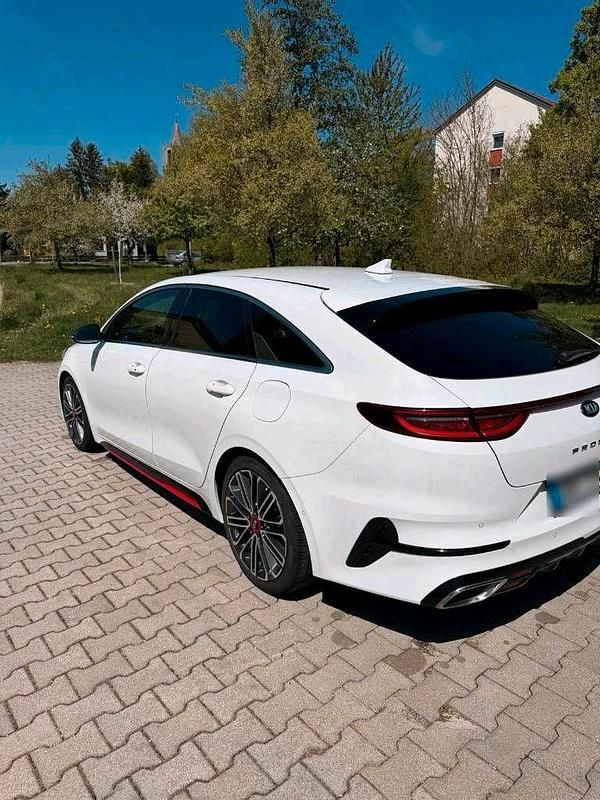 Gebraucht Kia ProCeed GT GT 204 PS (150 kW) 2019 Weiß Kleinwagen