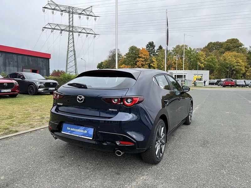 Gebraucht Mazda 3 Center-Line 140 PS (102 kW) 2025 Deep crystal blue Limousine