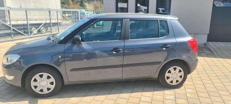 Usata Skoda Fabia 85 CV (62 kW) 2011 Argento Berlina