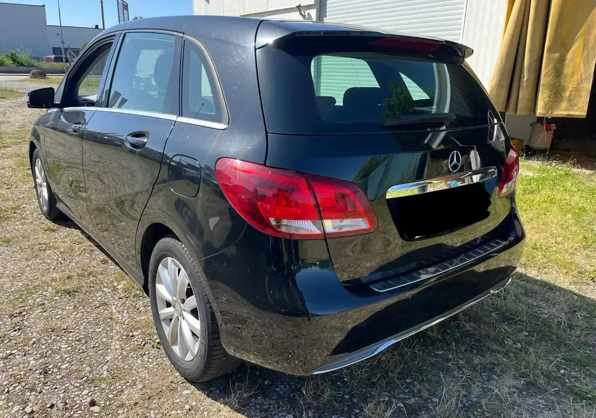 Gebraucht Mercedes B180 Style 122 PS (89 kW) 2016 Schwarz Kleinwagen