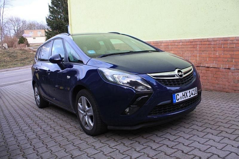 Blau Gebraucht 2015 Opel Zafira Tourer Edition Van / Kleinbus | 6.690 € (Guter Preis) - Bild 1/4