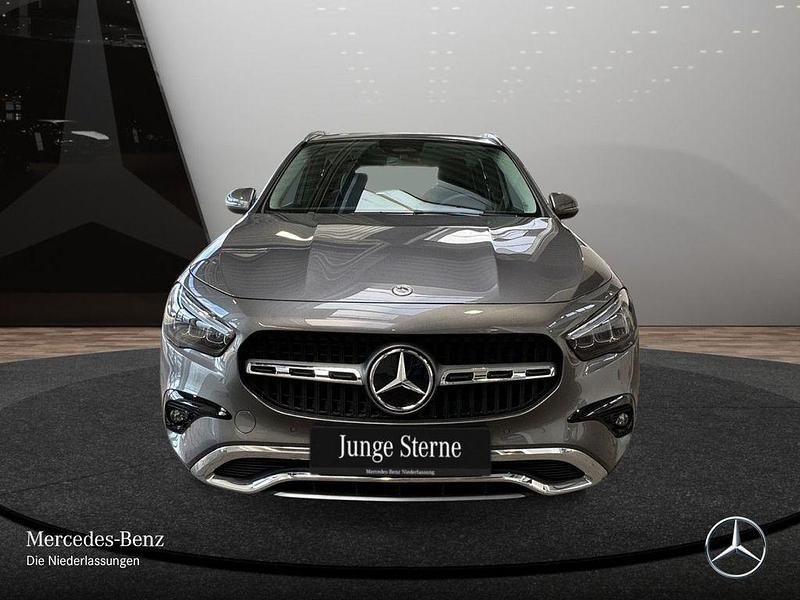 Gebraucht Mercedes GLA200 Progressive 163 PS (119 kW) 2024 Grau SUV