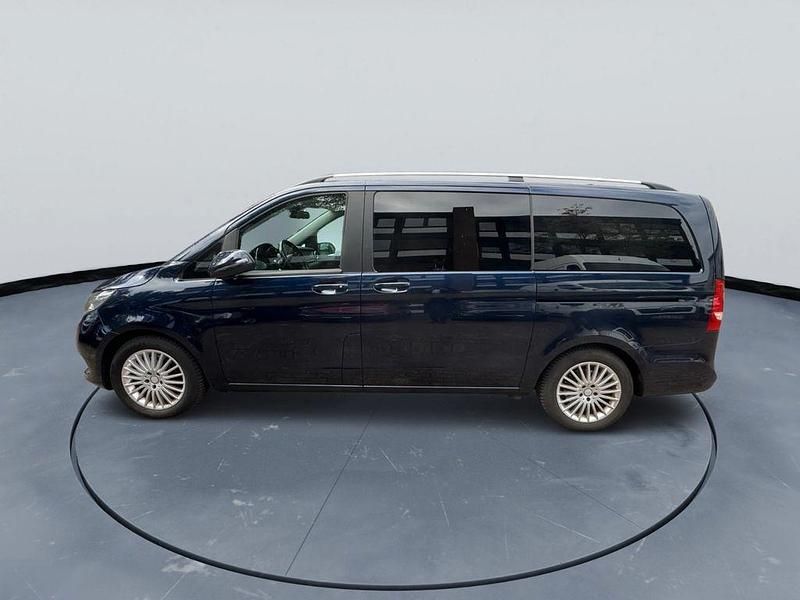 Gebraucht Mercedes V250 Edition 190 PS (139 kW) 2017 Blau Van / Kleinbus