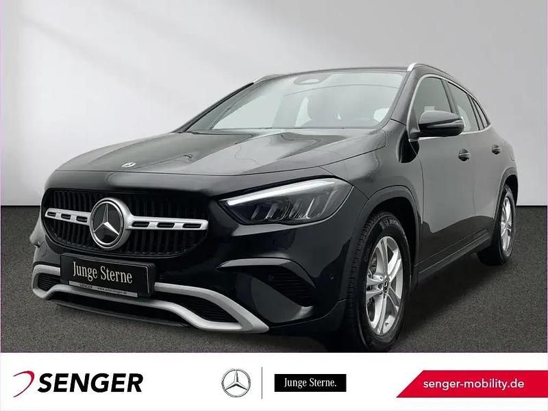 Unilack nachtschwarz Gebraucht 2024 Mercedes GLA200 SUV | 35.880 € (Superpreis) - Bild 1/1