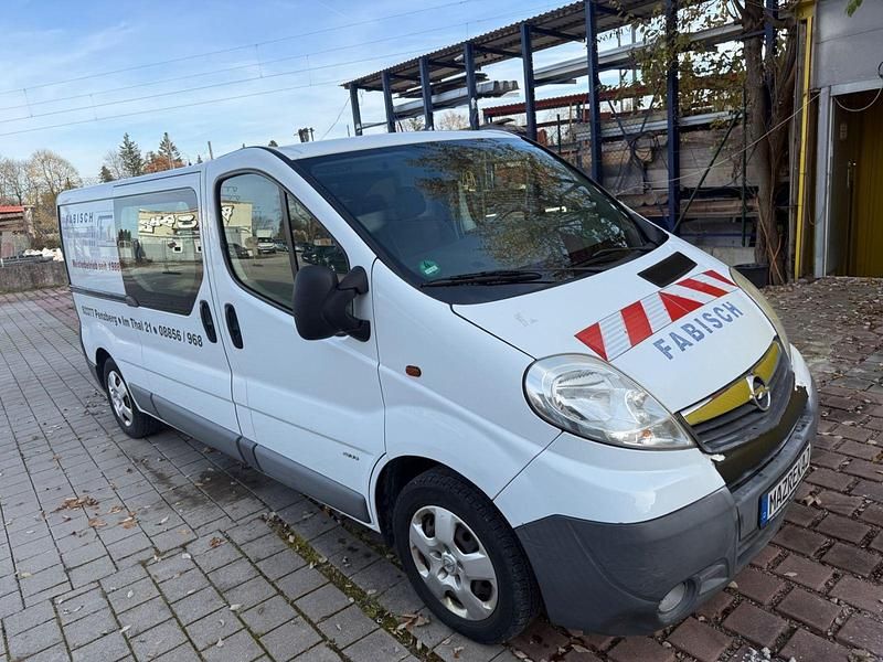 Second-hand Opel Vivaro 116 CP (85 kW) 2013 Alb Monovolum