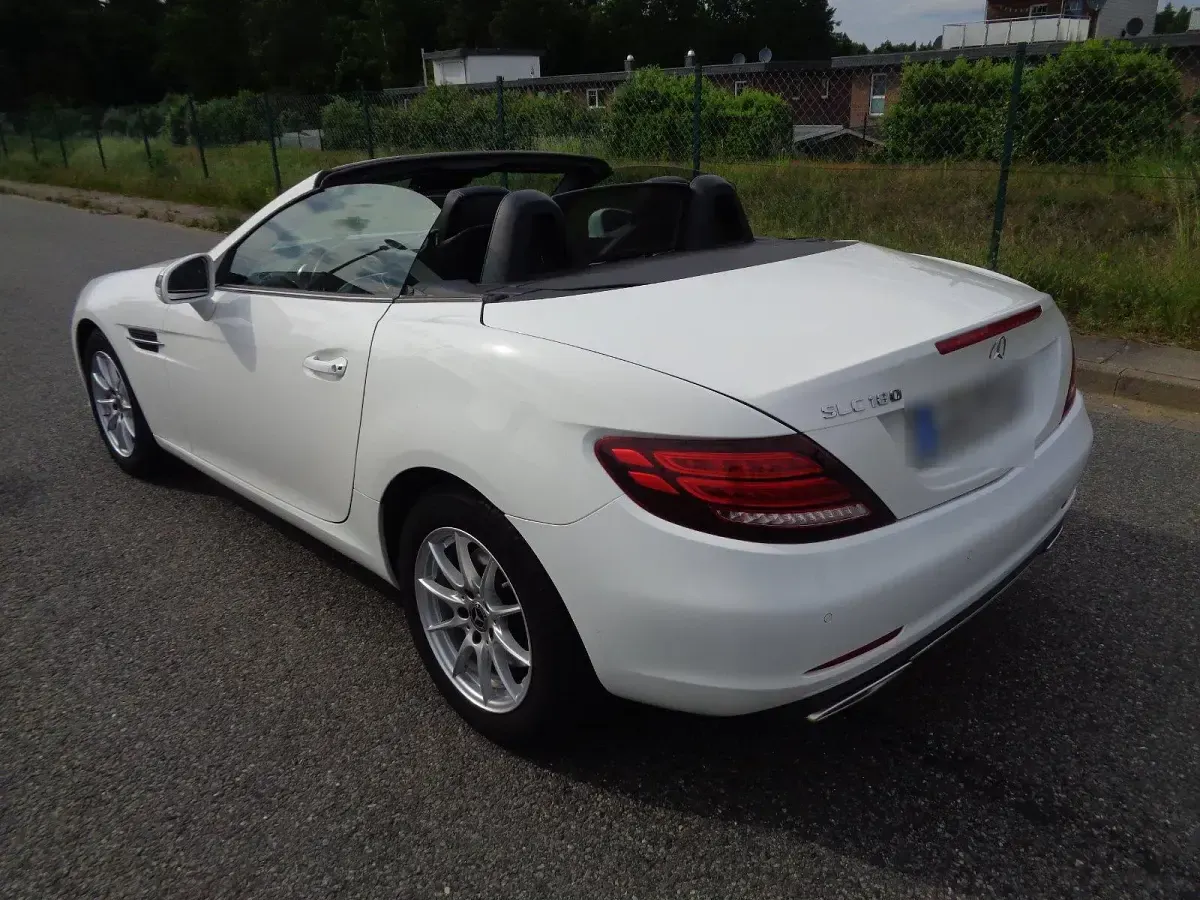 Gebraucht Mercedes SLC180 155 PS (114 kW) 2018 Weiß Cabrio