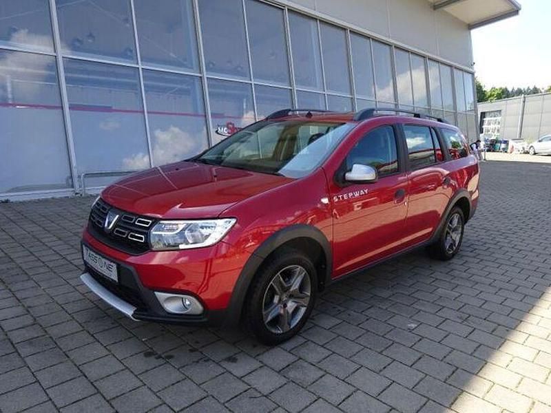 Gebraucht Dacia Logan Celebration 90 PS (66 kW) 2019 Rot Limousine