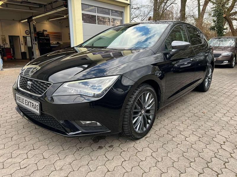 Gebraucht Seat Leon CONNECT 150 PS (110 kW) 2015 Mitternachtsschwarz Kleinwagen