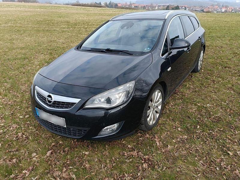 Gebraucht Opel Astra 165 PS (121 kW) 2012 Schwarz Kombi
