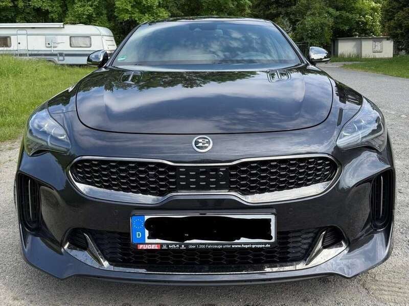 Schwarz Gebraucht 2018 Kia Stinger Limousine | 26.800 € (Guter Preis) - Bild 1/4