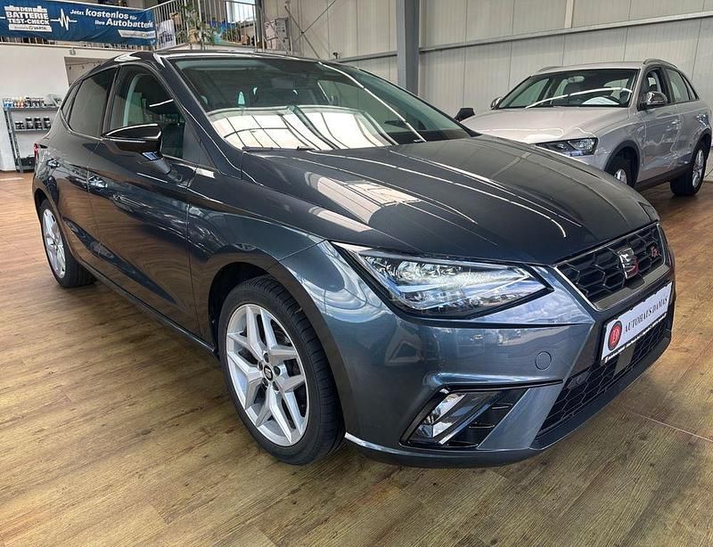 Grau Gebraucht 2019 Seat Ibiza FR Limousine | 10.950 € (Fairer Preis) - Bild 1/4
