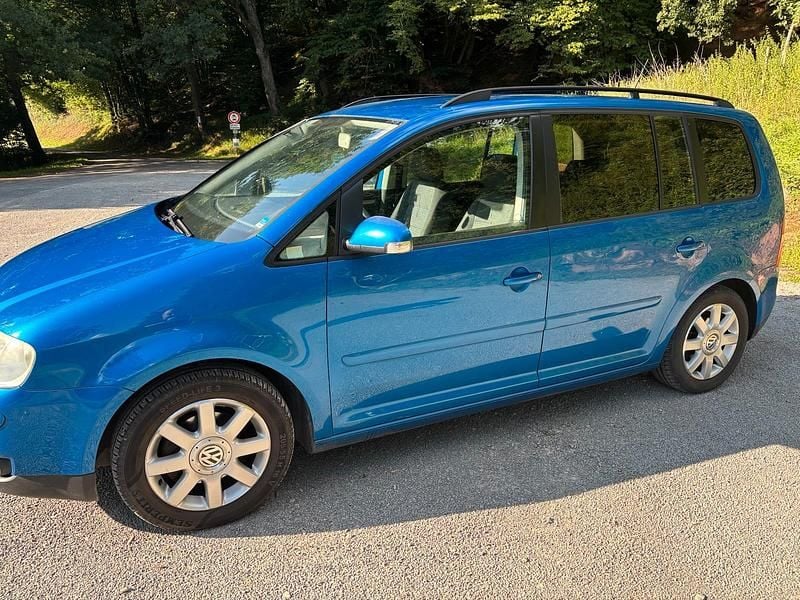 Blau Gebraucht 2004 VW Touran Van / Kleinbus | 1.800 € - Bild 1/4