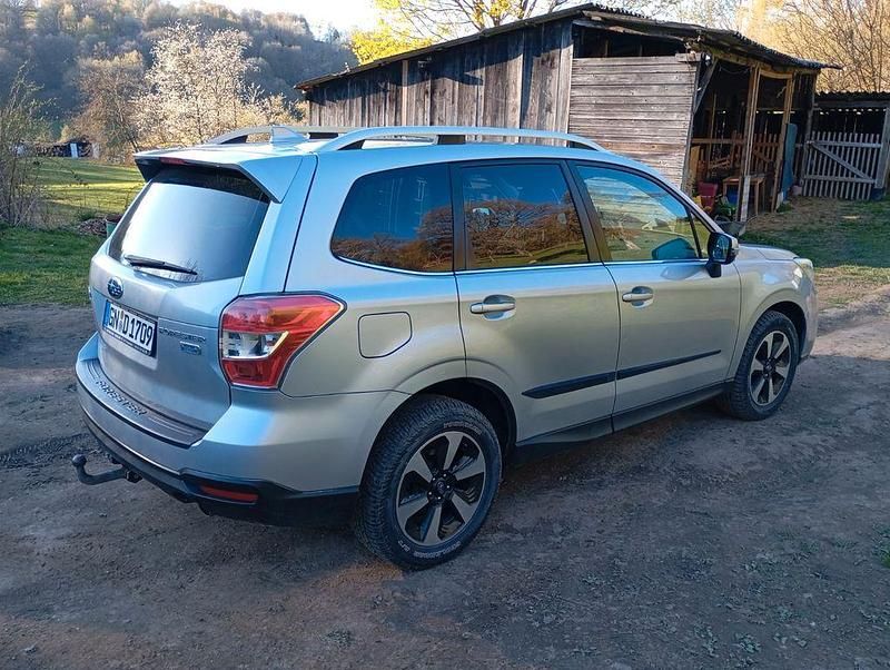 Gebraucht Subaru Forester 147 PS (108 kW) 2015 Silber SUV