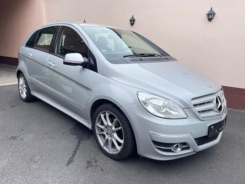 Silber Gebraucht 2009 Mercedes B170 Van / Kleinbus | 5.750 € (Guter Preis) - Bild 1/4