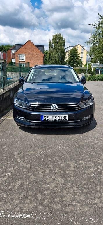 Schwarz Gebraucht 2018 VW Passat Comfortline Limousine | 16.499 € (Fairer Preis) - Bild 1/4