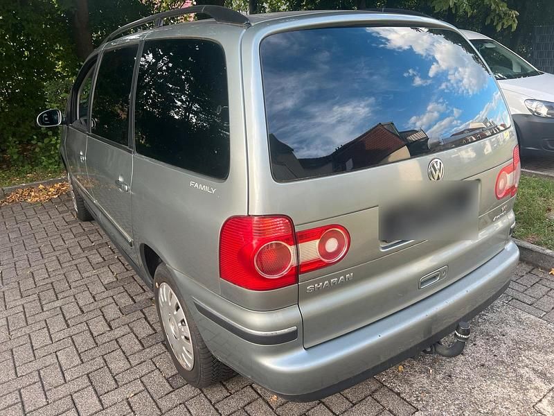 Grün Gebraucht 2004 VW Sharan Van / Kleinbus | 1.600 € (Superpreis) - Bild 1/4