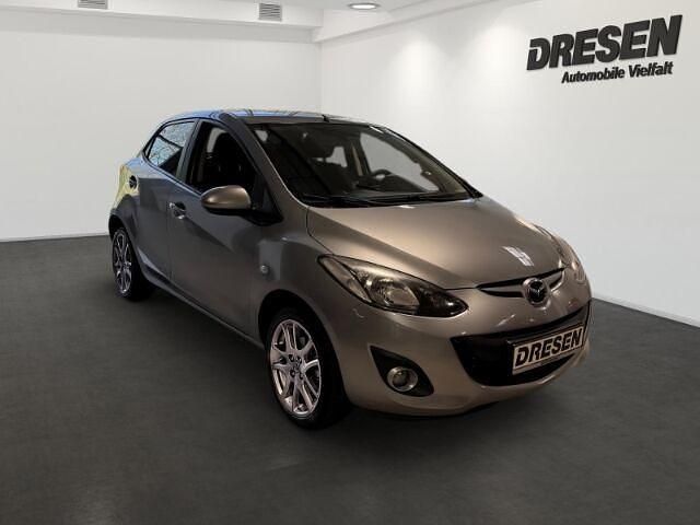 Gebraucht Mazda 2 Sendo 84 PS (61 kW) 2014 Silber Kleinwagen