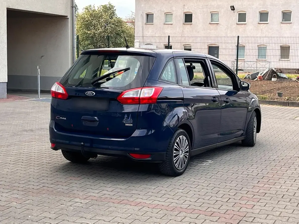 Używany Ford Grand C-Max 140 KM (102 kW) 2013 Niebieski Minivan