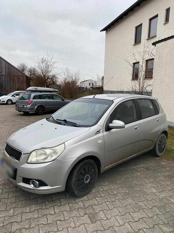 Gebraucht Chevrolet Aveo 80 PS (58 kW) 2008 Silber Kleinwagen