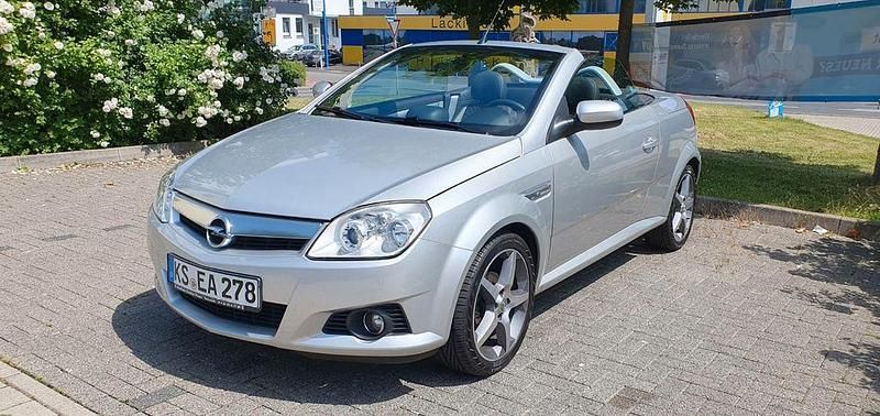 Silber Gebraucht 2008 Opel Tigra Edition Cabrio | 2.750 € (Fairer Preis) - Bild 1/4