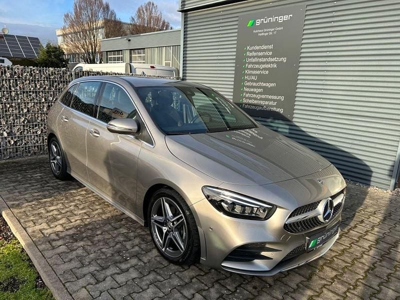 Silber Gebraucht 2020 Mercedes B200 AMG line Van / Kleinbus | 23.900 € (Guter Preis) - Bild 1/4