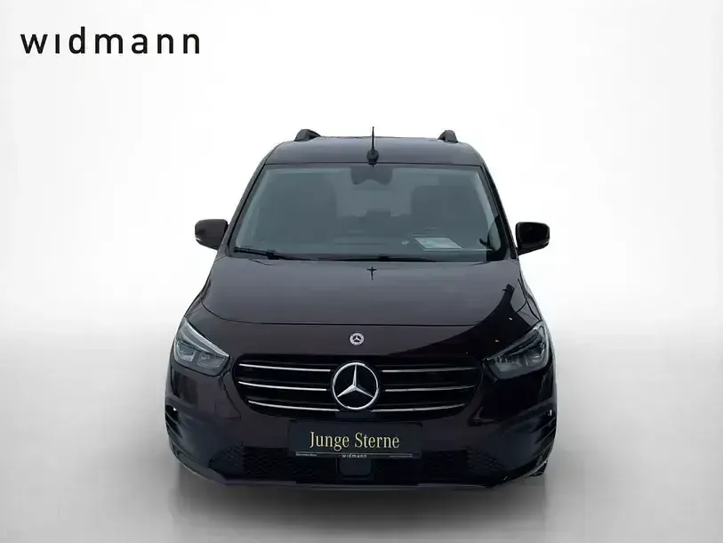 Gebraucht Mercedes T180 116 PS (85 kW) 2023 Rubellitrot metallic Van / Kleinbus