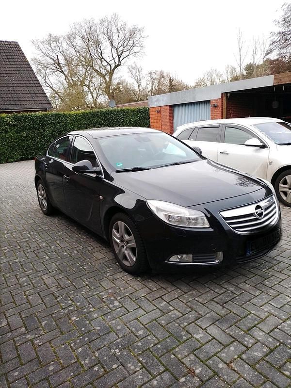 Gebraucht Opel Insignia 180 PS (132 kW) 2010 Schwarz Limousine