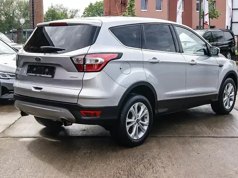 Używany Ford Kuga Titanium 182 KM (133 kW) 2018 Srebrny SUV