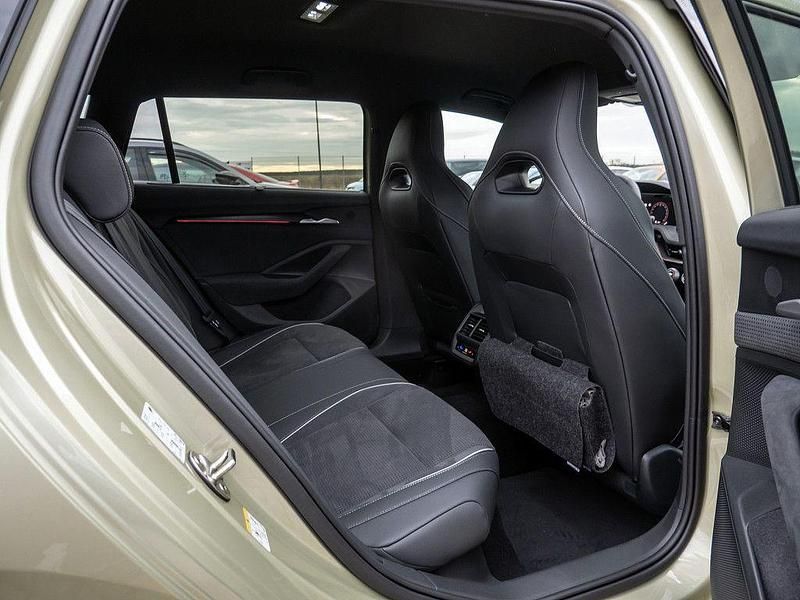 Gebraucht Skoda Superb SportLine 204 PS (150 kW) 2025 Gelb Kombi